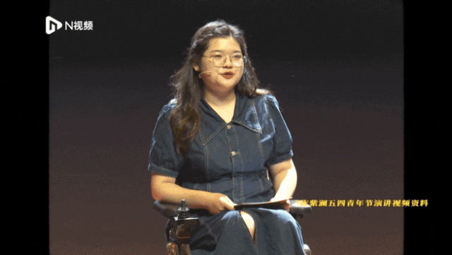曾被断言“挺不过18岁”，这名女孩坐着轮椅在深实现了大学梦！接着她还将&hellip;&hellip;8.gif