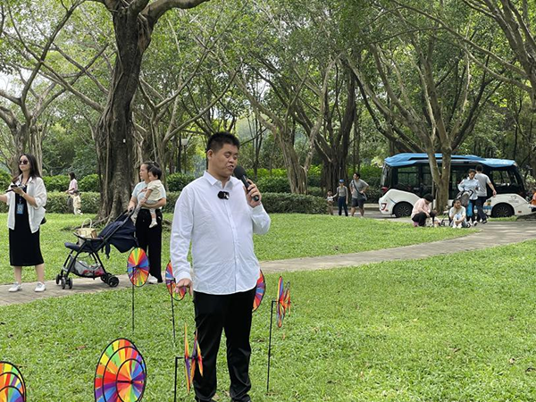 江志伟，独唱《鸿雁》《总有你鼓励》